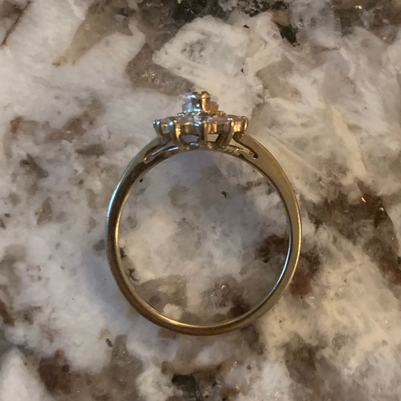 Vintage Gold Plated CZ Cluster Ring, Stainless Steel, Approx. Size 8 - Picture 5 of 6